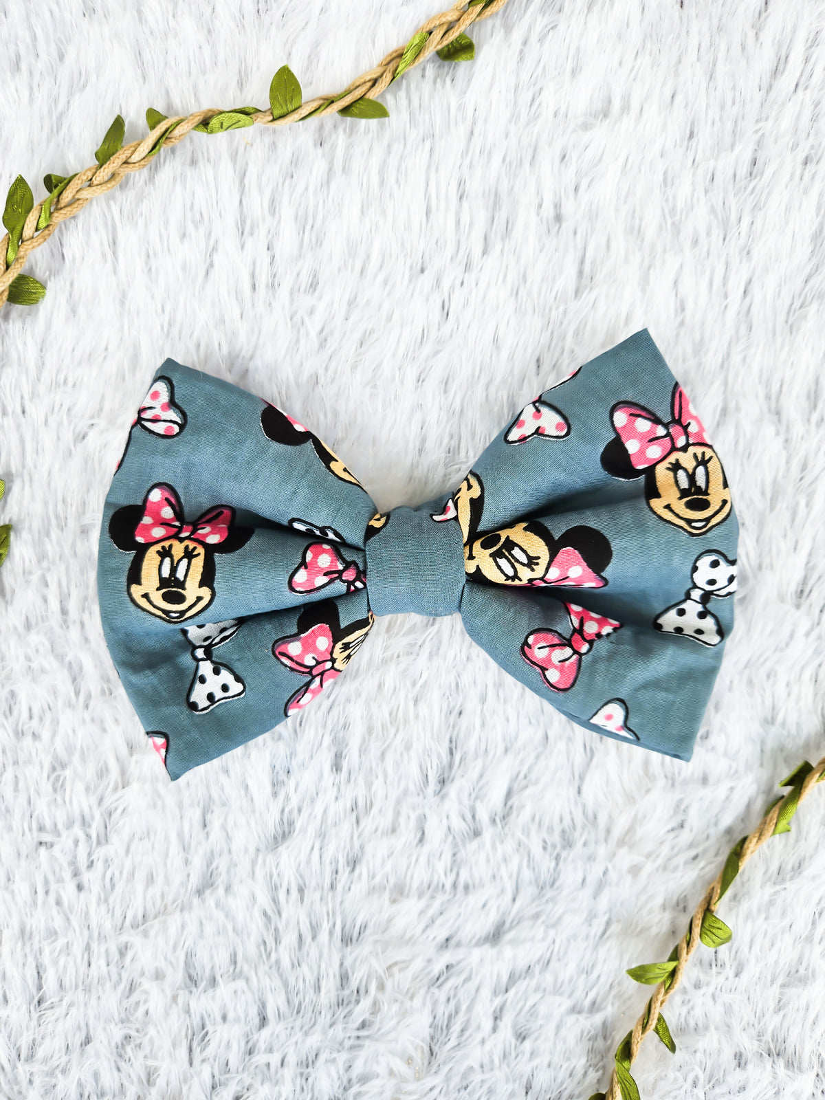 Minnie Charm Bow